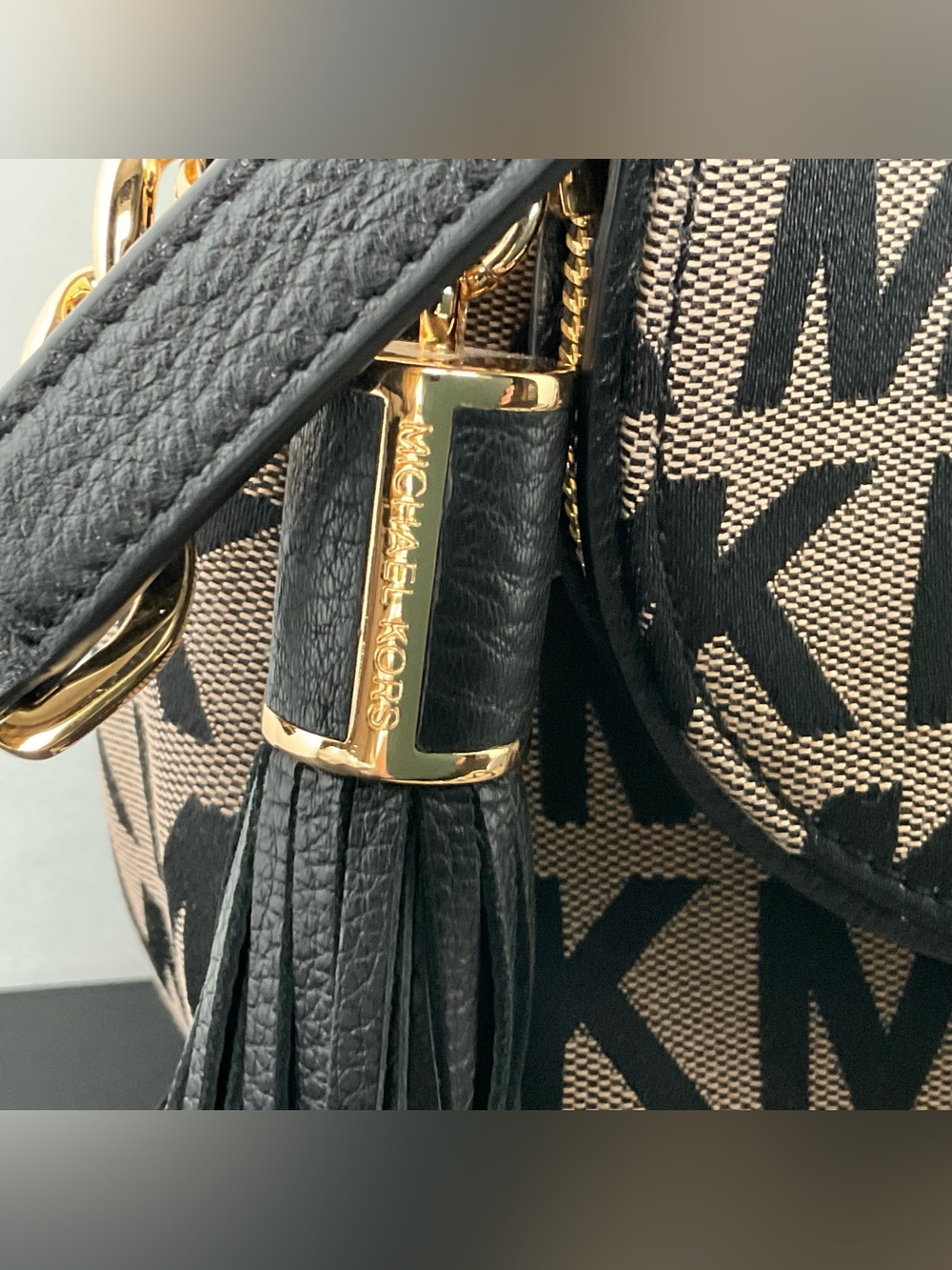 Michael Kors Jet Set Black/Tan MK Logo Crossbody Md Tassel Conv $258 - Picture 8 of 16